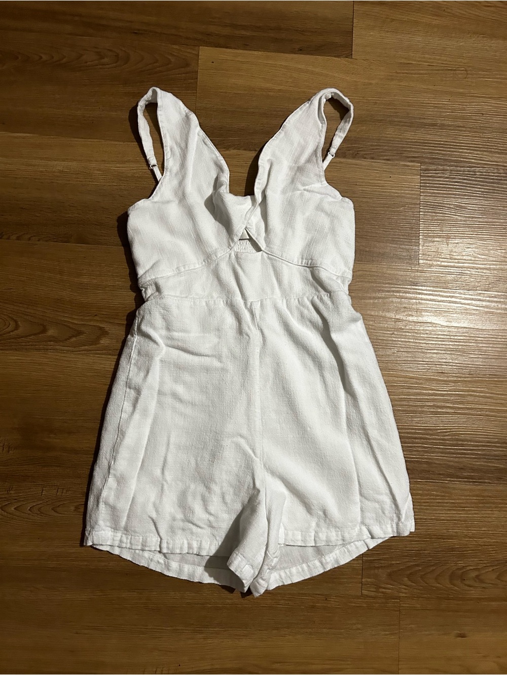 Francesca's White Textured Sleeveless Romper with Front Cutout